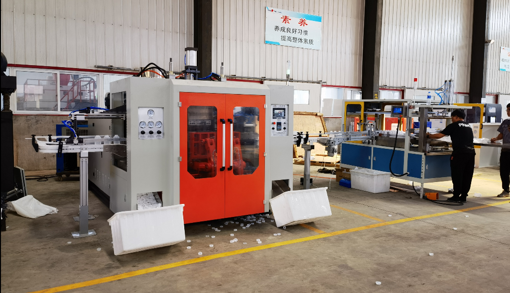 3L blow molding machine with packaging machine, the whole production line